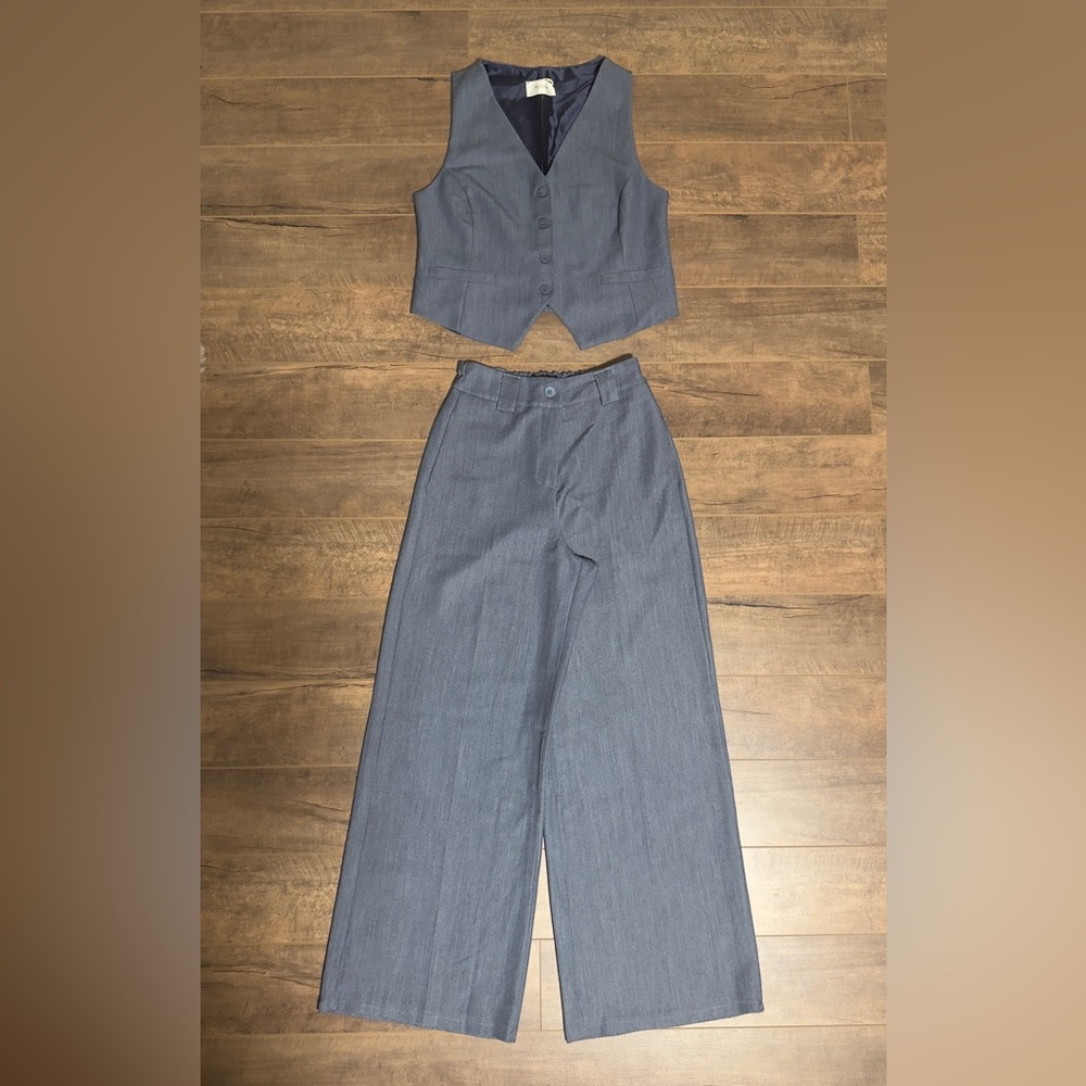 2-Piece set | Grey Vest & Wide-Leg Trousers